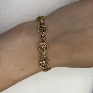 Avon Gold Tone Heart String Bracelet 8in